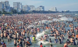 Miền Bắc sắp kết thúc đợt nắng nóng kéo dài, chuẩn bị đón mưa dông