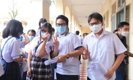Điểm thi tốt nghiệp THPT năm 2023: TP.HCM có 2 thủ khoa toàn quốc ở khối A00 và A01