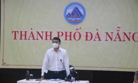 Phó chủ tịch TP Đà Nẵng ông Hồ Kỳ Minh chủ trì họp báo chiều 24/8 - ảnh Nguyễn Thành 