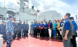 Vì Hoàng Sa, Trường Sa thân yêu