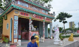 Ông Mười Ba - một chứng nhân kể về lai lịch ngôi miếu không tên linh thiêng bên bờ sông Hàn - ảnh T.Lâm