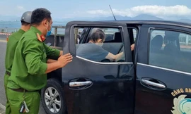 Giải cứu cụ ông 86 tuổi định nhảy cầu Thuận Phước