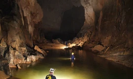 Hang Khe Ri được xác định là hang sông dài nhất thế giới có vẻ đẹp đặc trưng