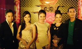 Đoàn làm phim Thiên mệnh anh hùng ra mắt khán giả Hà Nội, 17-1. Ảnh: N.M.Hà