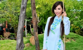 Người đẹp Thu Kiều rạng rỡ cùng áo dài Việt