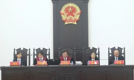 Hội đồng xét xử vụ án.