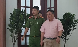 Bắt giám đốc bệnh viện Mắt thành phố Hồ Chí Minh