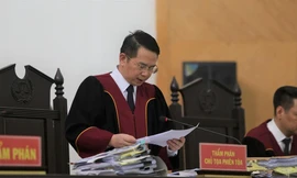 Chủ tọa phiên tòa xét xử phúc thẩm vụ án.