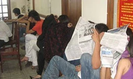 Theo chân cảnh sát bắt nhóm kiều nữ phê thuốc lắc