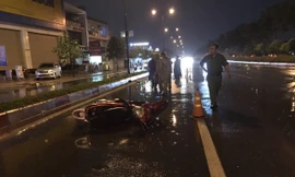 Mưa mù trời làm người đi đường tông vào dải phân cách tử vong 