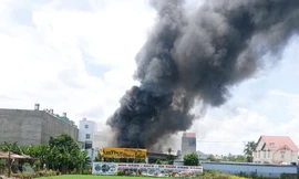 Quán ăn bị cháy ở TPHCM, khách chạy tán loạn