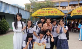 Biệt danh đặc biệt của thầy giáo có lời phê xì-tin