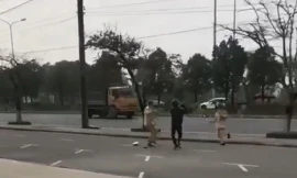 Nam thanh niên vi phạm giao thông, dùng côn tấn công CSGT ở Hải Phòng