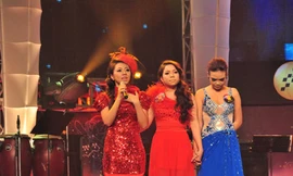 Lan Trinh (cầm mic) bị loại, tuần tới sẽ đến lượt ai?