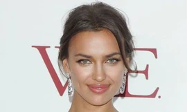 Bồ Ronaldo diện đầm trắng rạng rỡ