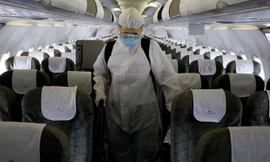 Nghệ An tìm 11 người trên chuyến bay có người dương tính Covid-19