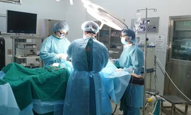 Phải mổ ruột thừa khi đang cách ly theo dõi Covid-19