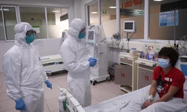 Bệnh nhân mắc COVID-19 đang điều trì tại BV Bệnh Nhiệt đới T.Ư