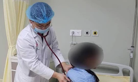 Hàng loạt người nhập viện vì sởi biến chứng