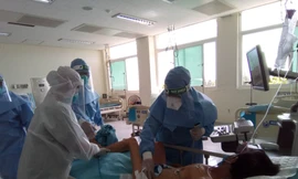 Hội chẩn sức khoẻ 15 ca bệnh COVID-19 nặng