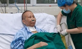 BN 19 cùng 5 BN khác trong lễ công bố khỏi bệnh sáng nay