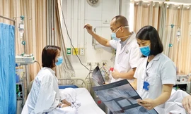 Cô gái 27 tuổi mù mắt, hoại tử mũi và trán khi tiêm filler tại spa