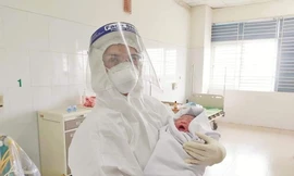 Những điều đặc biệt trong phòng sinh của sản phụ mắc COVID-19