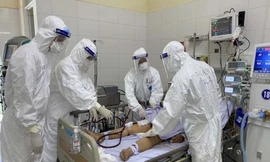 Ca mắc COVID-19 nguy kịch trẻ nhất có nguy cơ tử vong rất gần