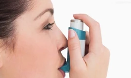 Khám và phát thuốc miễn phí cho bệnh nhân hen phế quản