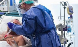 Hội chẩn đánh giá khả năng ghép phổi cho bệnh nhân COVID-19 là phi công người Anh