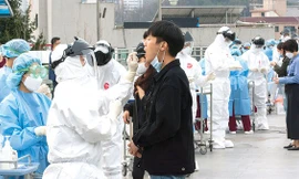 Dịch COVID-19 kéo dài 18-24 tháng ở nhiều nơi, nguy cơ xâm nhập Việt Nam vẫn hiện hữu