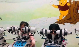 Phương pháp mới ngăn chặn cận thị tiến triển