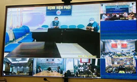 Các chuyên gia hội chẩn trực tuyến ca bệnh nặng chiều 22/1
