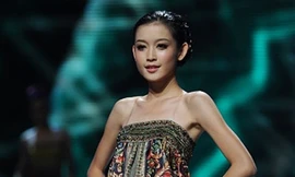 Người mẫu Việt 16 tuổi “ăn ảnh" nhất Siêu mẫu châu Á