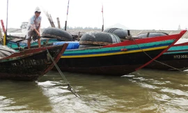 Hà Tĩnh - Thanh Hóa căng mình đón bão