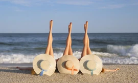 Bí kíp giúp các bạn gái có đôi chân thon khi chụp ảnh mà không cần xài app