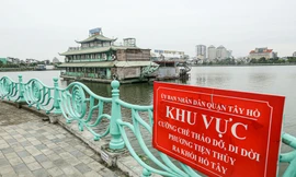 Cận cảnh 4 'tàu ma' cuối cùng còn sót lại ở Hồ Tây