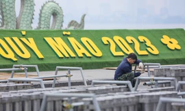 Tận thấy trận địa pháo hoa bên Hồ Tây trước giờ khai hỏa