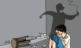 Bé 6 tuổi chấn thương sọ não nghi do người tình của mẹ đánh 