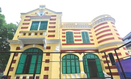 Cận cảnh biệt thự Pháp cổ được bảo tồn đang dần hoàn thiện 