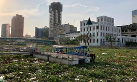 Choáng với hình ảnh bên dưới cầu Mống - quận 4, TPHCM