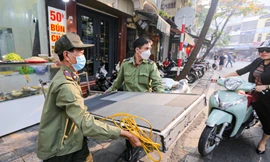 Hà Nội ra quân dẹp nạn chiếm dụng vỉa hè, lòng đường