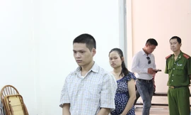 Dùng súng đồ chơi cướp tiệm vàng