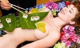 Vung tiền thác loạn