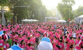 500 gia đình chạy “Ưu tiên hạnh phúc”, góp quỹ xây trường học