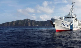 Một tàu Nhật Bản tuần tra gần quần đảo Senkuaku/Điếu Ngư. (Ảnh: Reuters)