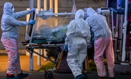 Số lượng ca nhiễm và tử vong vì Covid-19 ở các nước phương Tây đang tăng nhanh