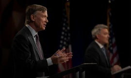 Thượng nghị sĩ Cộng hòa Cory Gardner và cựu Thống đốc Colorado John Hickenlooper. (Ảnh: Reuters)