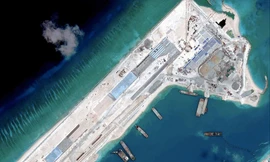 Đá Chữ Thập thuộc quần đảo Trường Sa của Việt Nam bị Trung Quốc biến thành một tiền đồn quân sự. (Ảnh: CSIS)