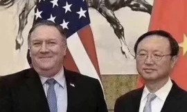 Ngoại trưởng Mỹ Mike Pompeo (trái) và ông Dương Khiết Trì trong một cuộc gặp